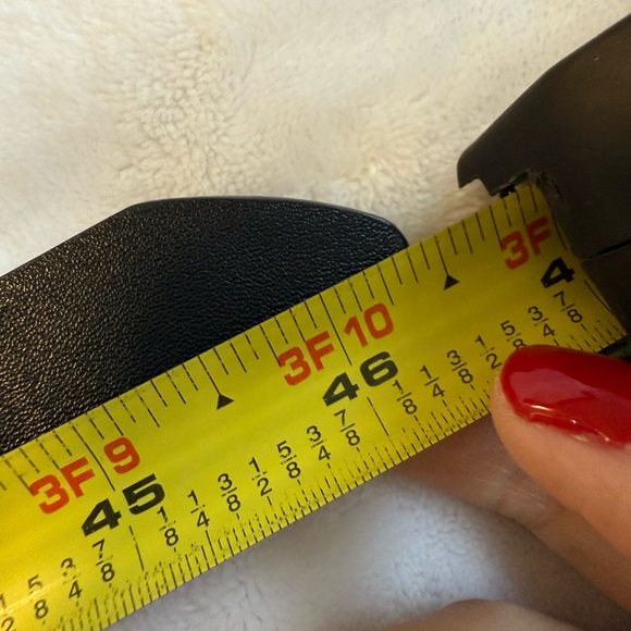 Classic Black Belt with Gold Loop Buckle – Good Condition - Picture 6 of 6